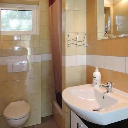Cottage In Szczecin By Puszcza Bukowa Park, Cleaning Included *